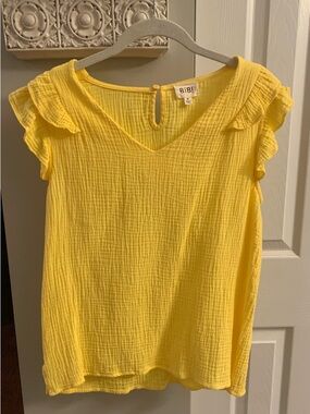 BiBi Yellow Ruffled Cap Sleeve Blouse - M